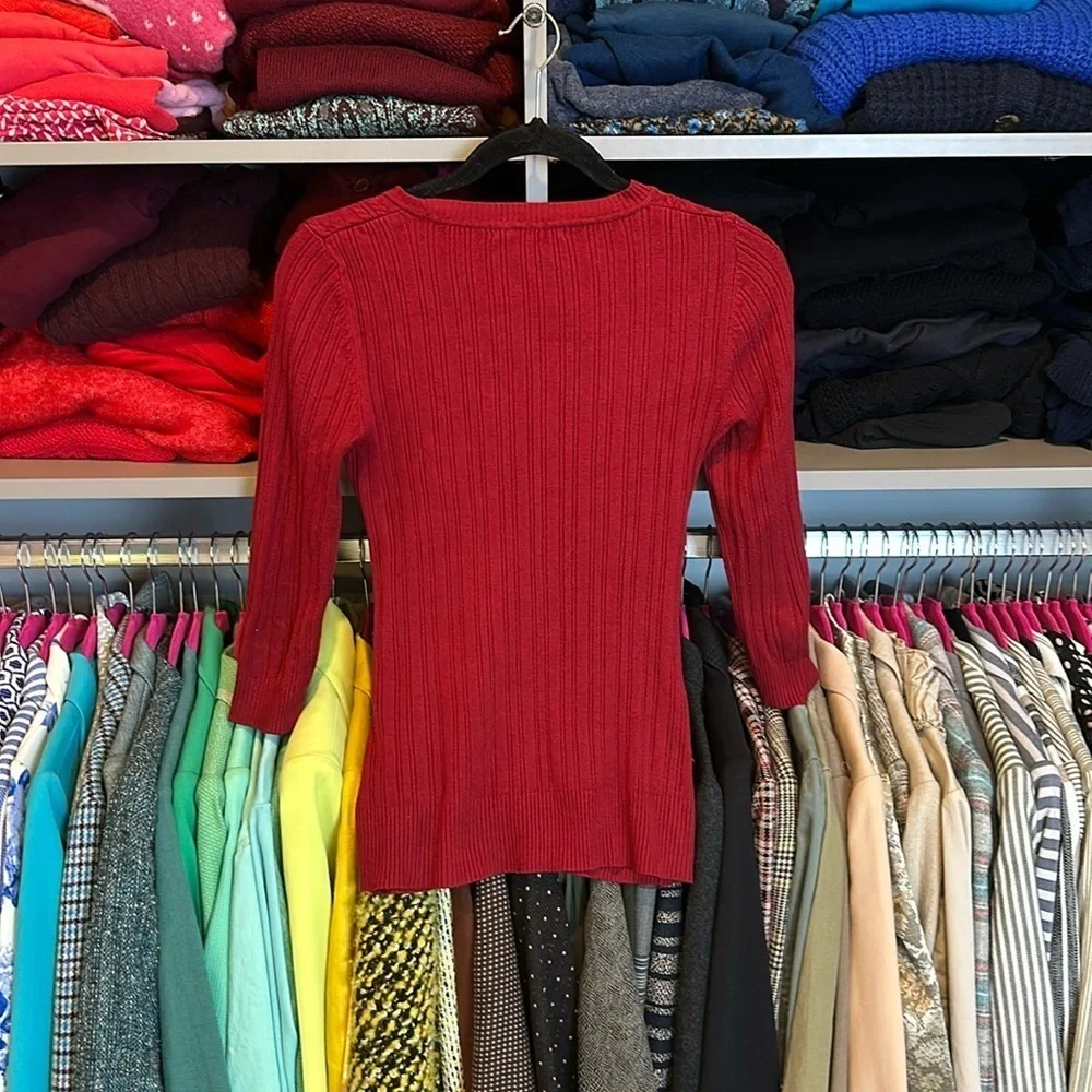 Carolyn Taylor maroon 3/4 sleeve v neck cable knit sweater size S